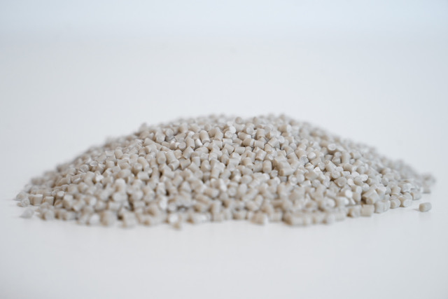 material de inyección biodegradable